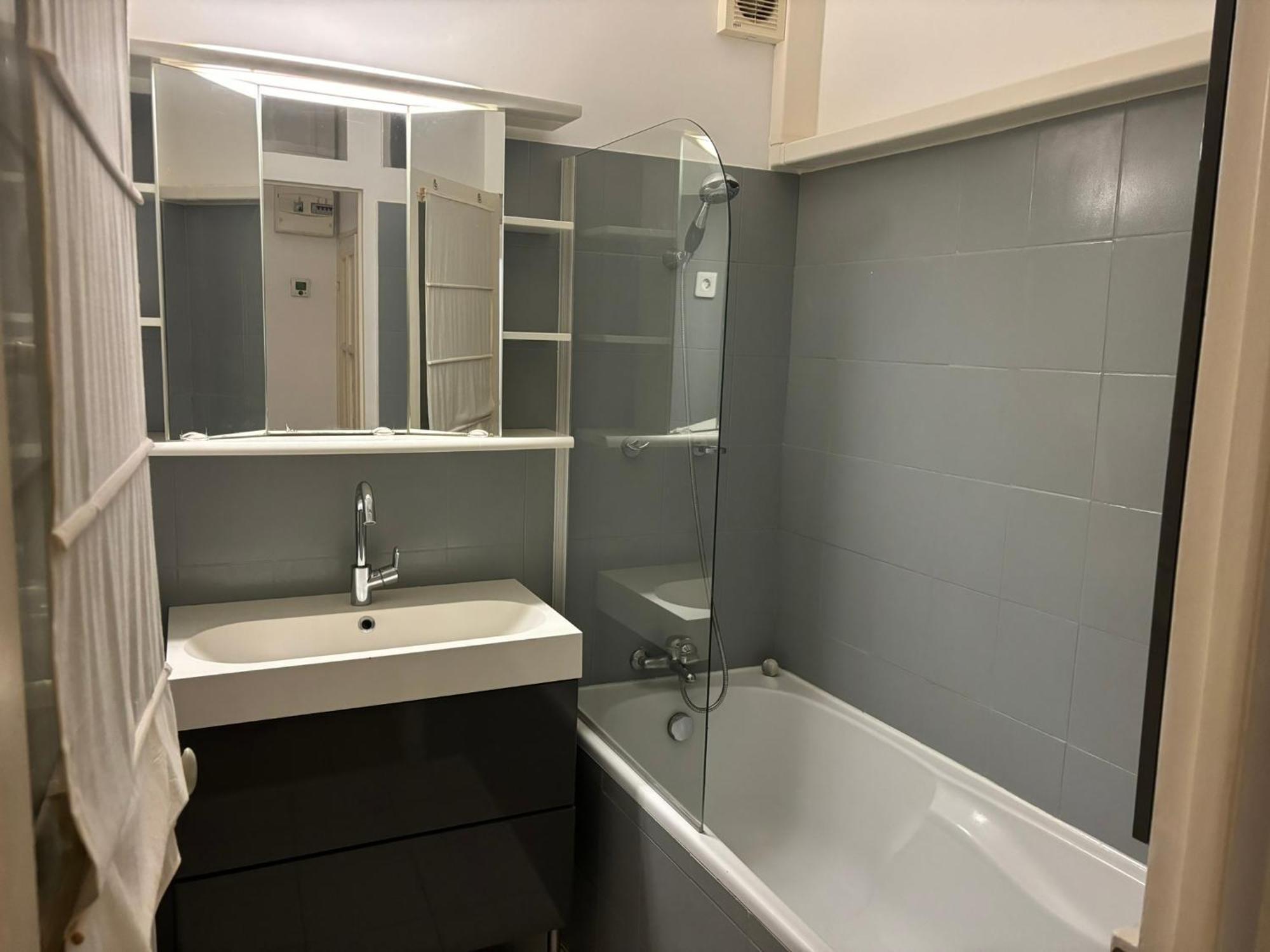 2 Bedroom Funky Apartment In The Heart Of The Old Town Of Antibes Luaran gambar